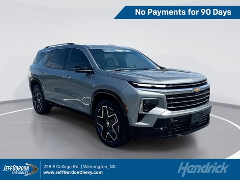 Used 2026 Chevrolet Traverse High Country w/ LPO, Floor Liner Package FWD image 1