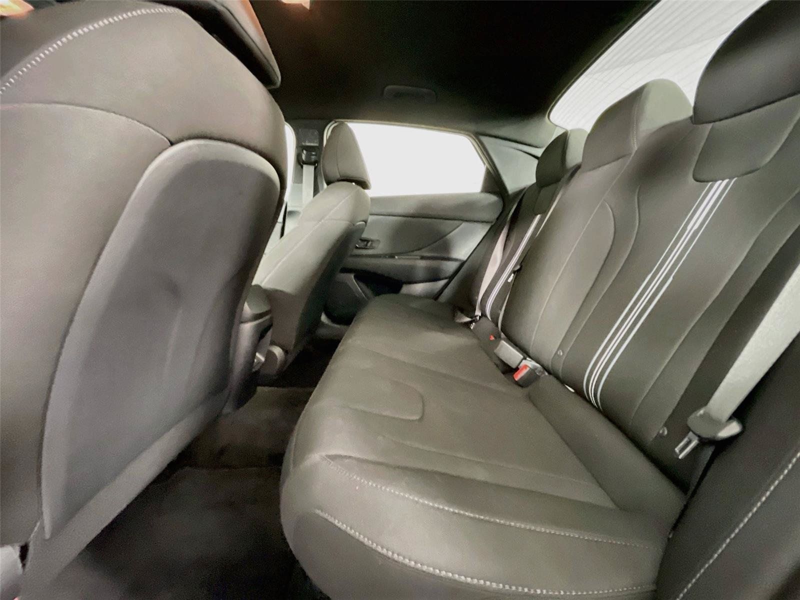 Used 2026 Hyundai Elantra SEL FWD image 28