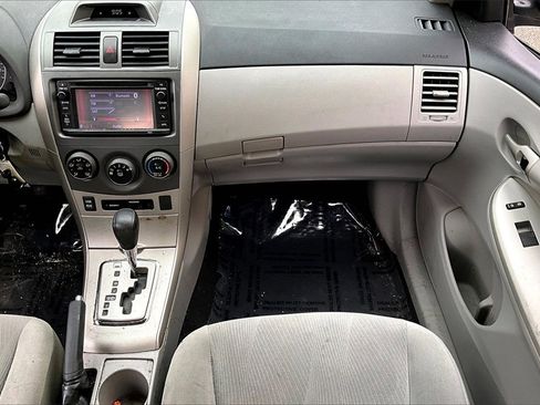 Used 2013 Toyota Corolla LE w/ Premium Pkg image 26