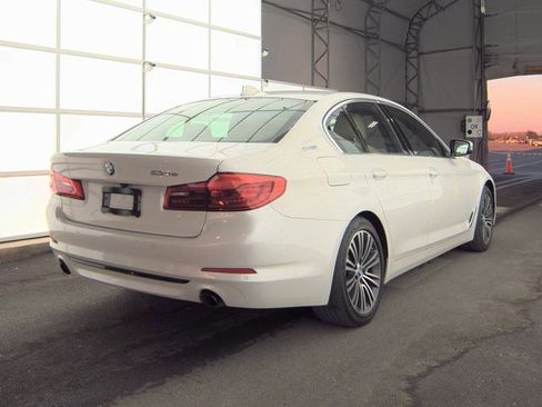 Used 2019 BMW 530e w/ Convenience Package image 2