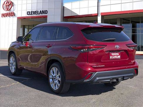 Used 2023 Toyota Highlander Limited image 7