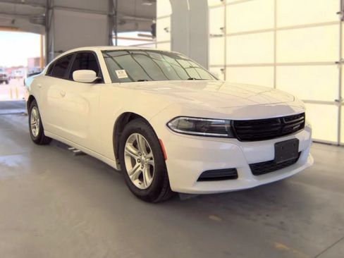 Used 2022 Dodge Charger SXT w/ Leather Interior Group RWD image 5