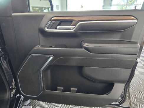 Used 2022 Chevrolet Silverado 1500 RST AWD/4WD image 42