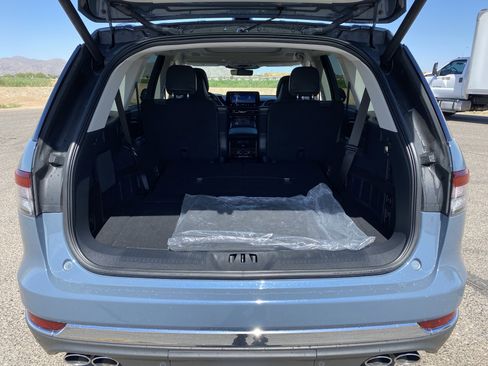 Used 2025 Lincoln Aviator Reserve w/ Equipment Group 201A AWD/4WD image 14