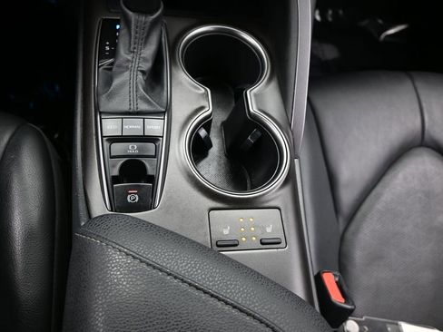 Used 2021 Toyota Camry XSE image 26