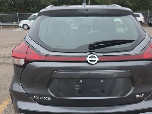 Used 2021 Nissan Kicks SV image 4