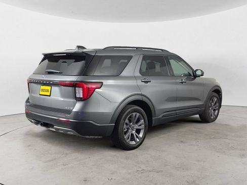 Used 2026 Ford Explorer Active w/ Active Comfort Package AWD/4WD image 5
