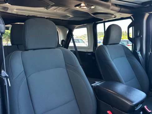 Used 2019 Jeep Wrangler Unlimited Sport AWD/4WD image 16