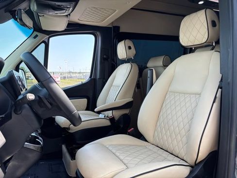 Used 2023 Mercedes-Benz Sprinter 3500 w/ Parking Package image 20