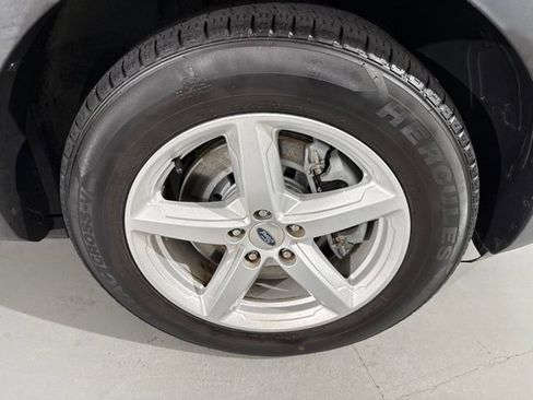 Used 2016 Ford Explorer XLT w/ Equipment Group 202A FWD image 15