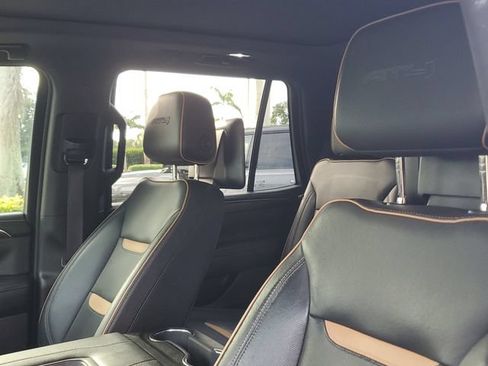 Certified 2021 GMC Yukon AT4 w/ AT4 Premium Plus Package AWD/4WD image 20