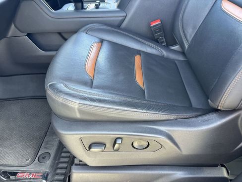 Used 2025 GMC Sierra 1500 AT4 image 19