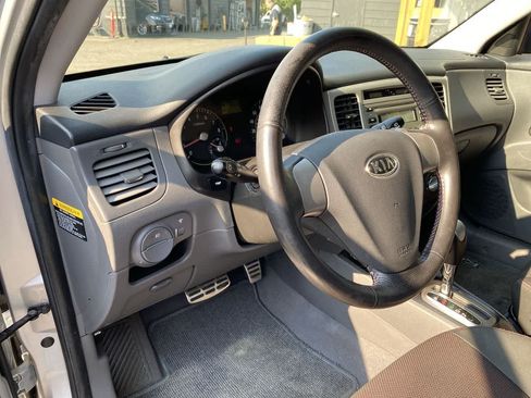 Used 2007 Kia Rio5 SX w/ PWR Pkg FWD image 2