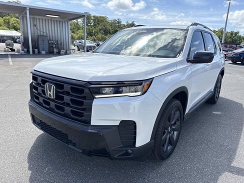 Used 2026 Honda Pilot Sport image 8