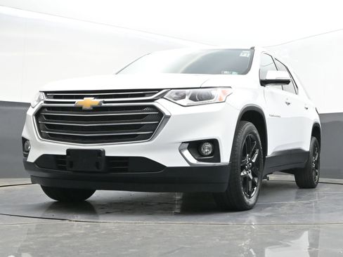 Used 2020 Chevrolet Traverse LT FWD image 38