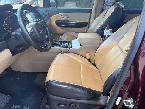 Used 2018 Kia Sedona SX image 7