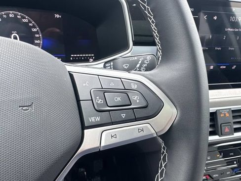 New 2026 Volkswagen Taos SE FWD image 16