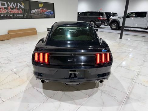 Used 2017 Ford Mustang GT RWD image 9