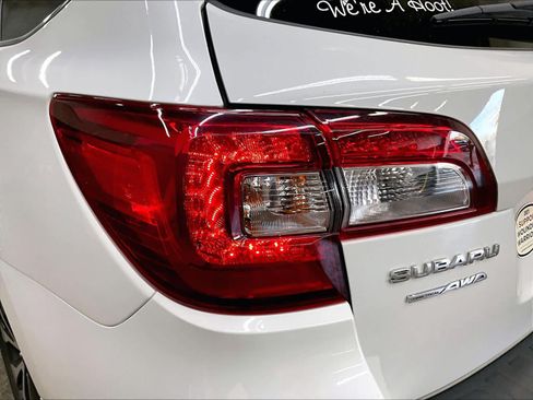 Used 2017 Subaru Outback 2.5i Limited AWD/4WD image 31