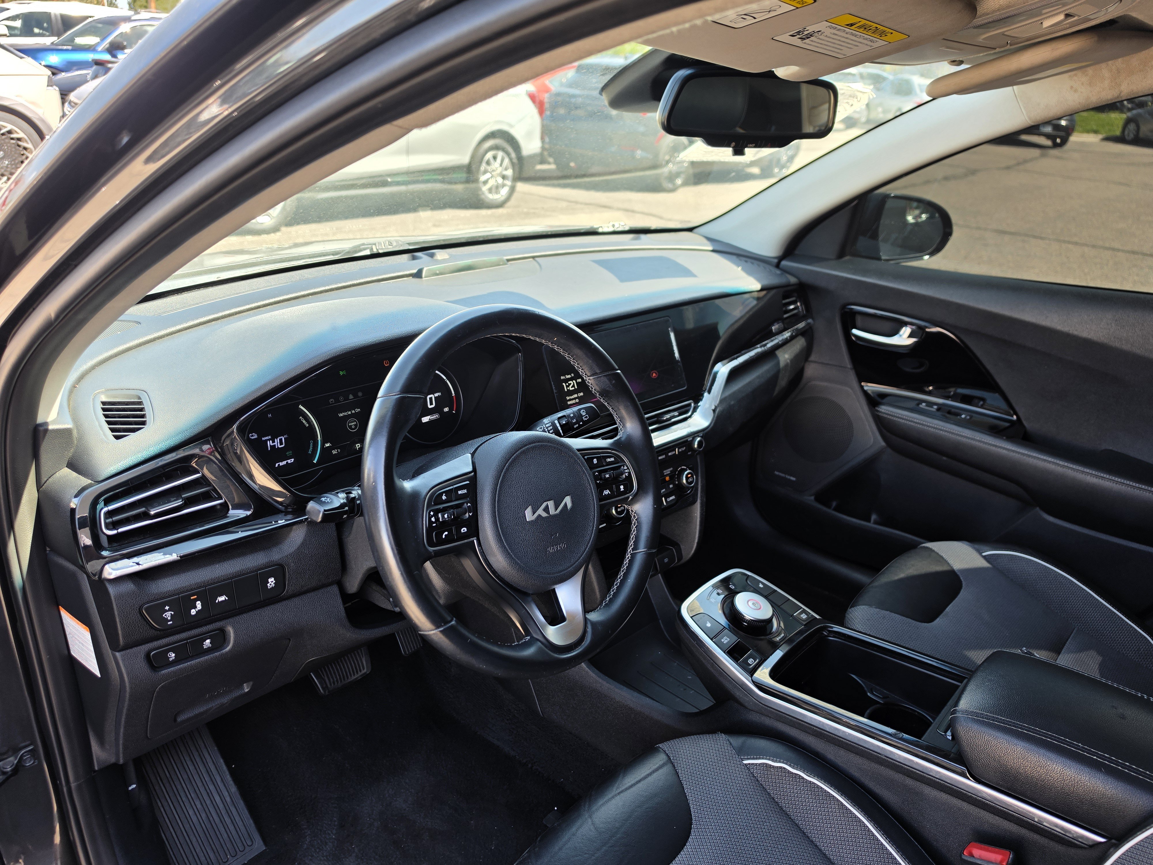 Used 2022 Kia Niro EX FWD image 10
