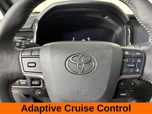 Used 2025 Toyota Camry SE w/ Convenience Package FWD image 12