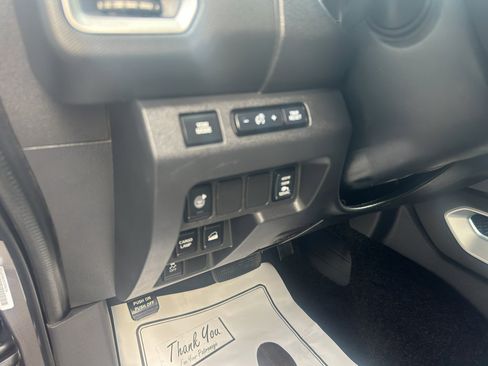 Used 2023 Nissan Frontier SV w/ SV Convenience Package image 14