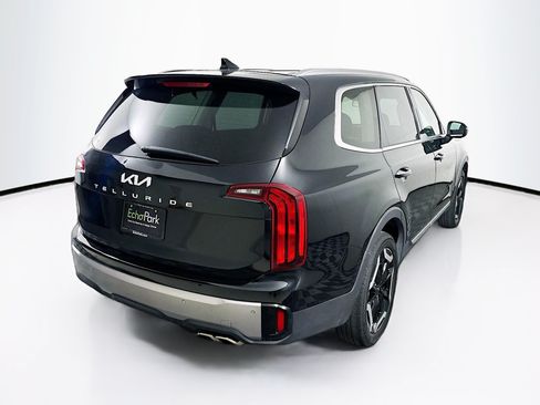 Used 2025 Kia Telluride S FWD image 9