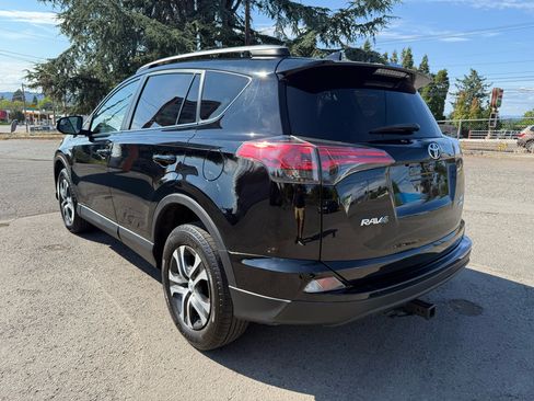 Used 2017 Toyota RAV4 LE image 3