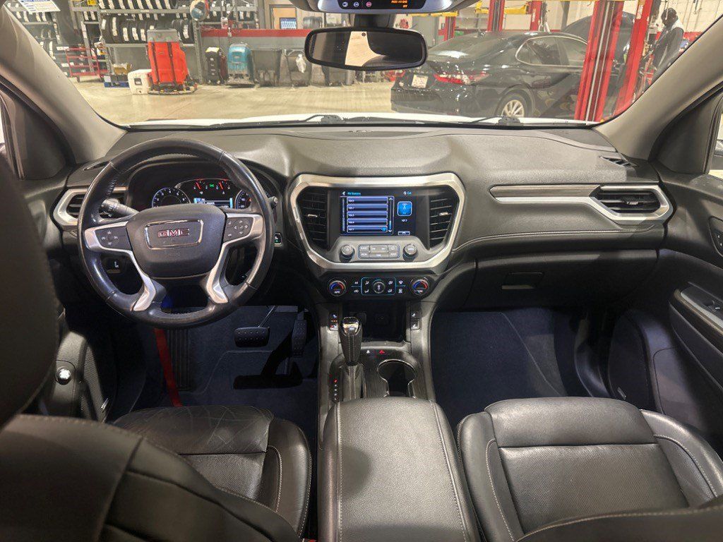 Used 2018 GMC Acadia SLT FWD image 10