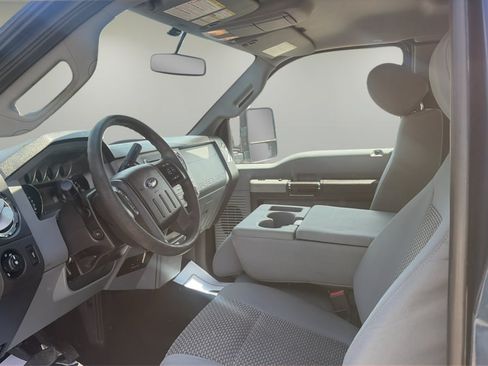 Used 2016 Ford F250 XLT w/ XLT Value Package AWD/4WD image 6