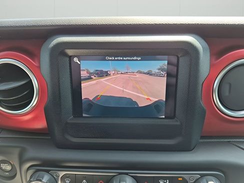 Used 2021 Jeep Gladiator Rubicon w/ LED Lighting Group image 40