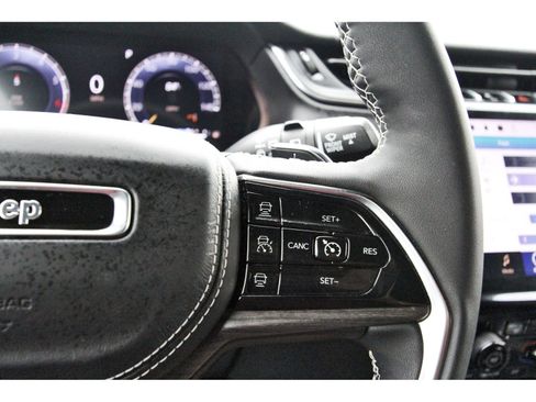 Used 2024 Jeep Grand Cherokee L Overland AWD/4WD image 25