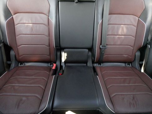 Certified 2024 Volkswagen Tiguan SEL R-Line image 13