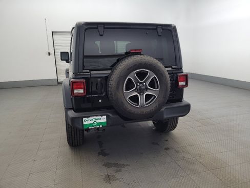 Used 2018 Jeep Wrangler Sport image 6