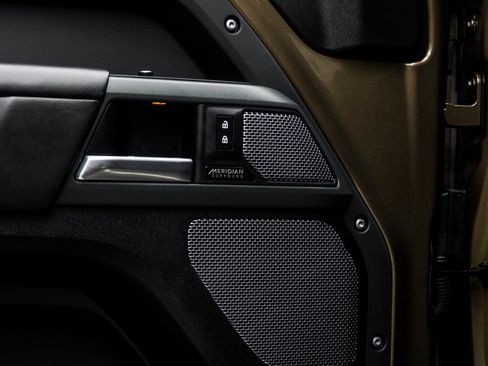 Used 2021 Land Rover Defender 110 X image 30