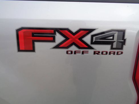 Used 2019 Ford F250 XLT w/ XLT Premium Package image 14