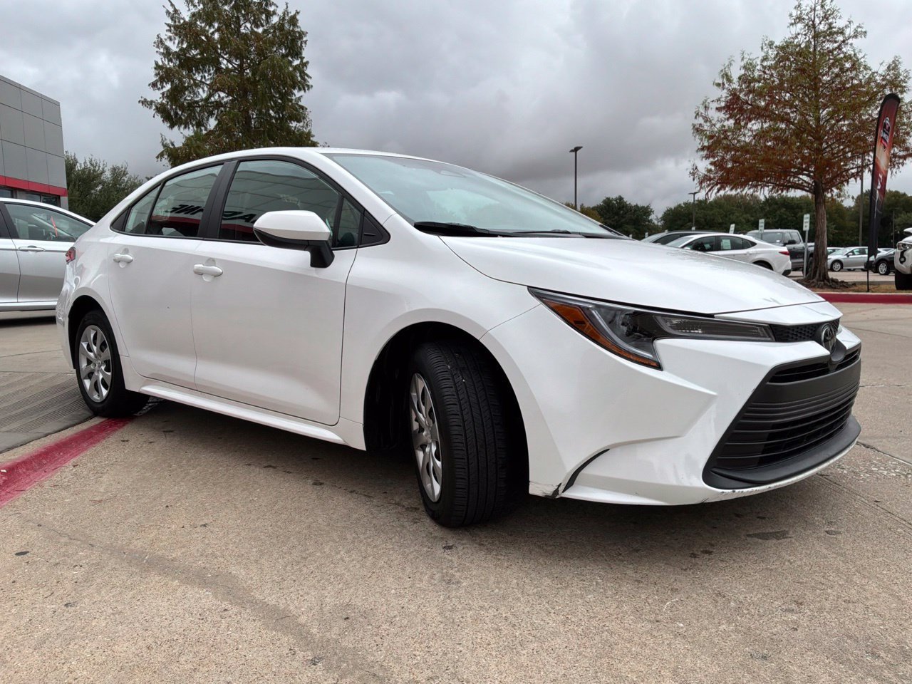 Used 2026 Toyota Corolla LE FWD image 4
