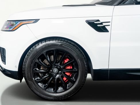 Used 2019 Land Rover Range Rover Sport HSE image 18