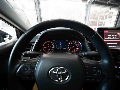 Used 2023 Toyota Camry XSE image 15
