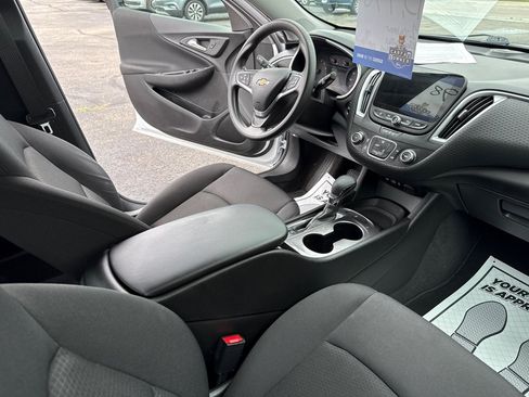 Used 2023 Chevrolet Malibu LS FWD image 15