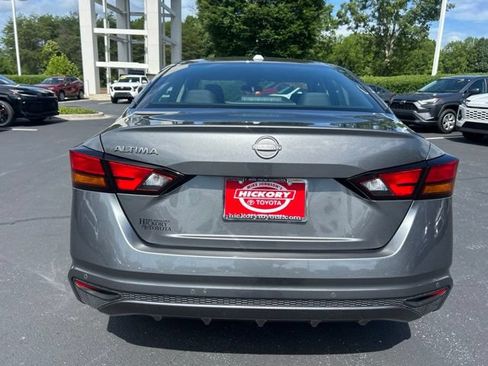 Used 2025 Nissan Altima 2.5 SV FWD image 8