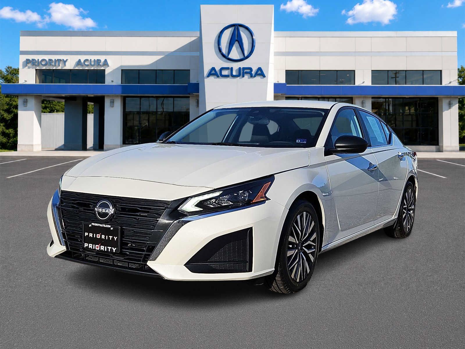 Used 2024 Nissan Altima 2.5 SV FWD image 1