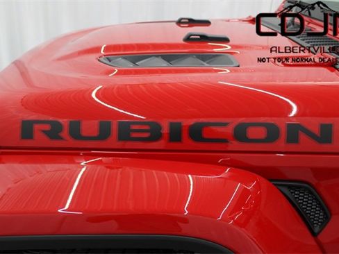 Used 2023 Jeep Gladiator Rubicon w/ Cold Weather Group image 43