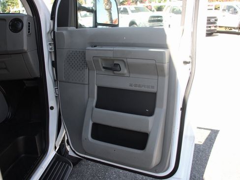 Used 2019 Ford E-350 and Econoline 350 Super Duty image 33