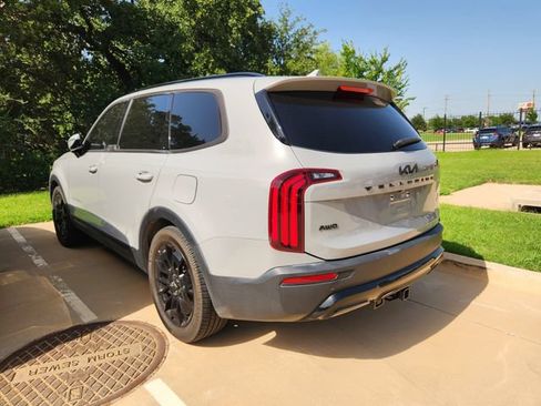 Used 2022 Kia Telluride SX w/ SX Prestige Package AWD/4WD image 3