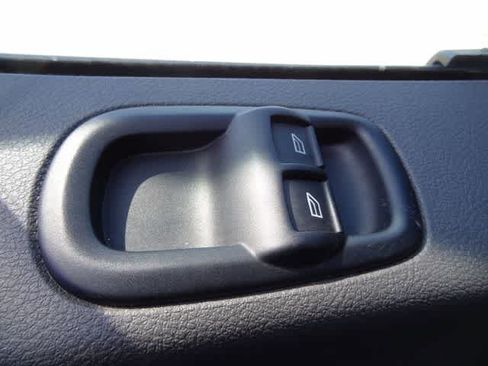 Used 2023 Ford Transit 350 XLT image 12