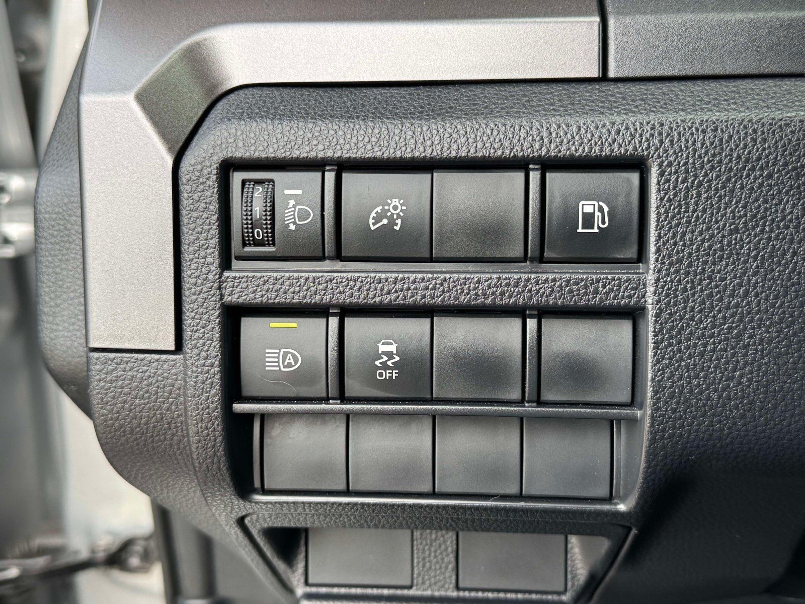 Used 2026 Toyota 4Runner SR5 AWD/4WD image 18