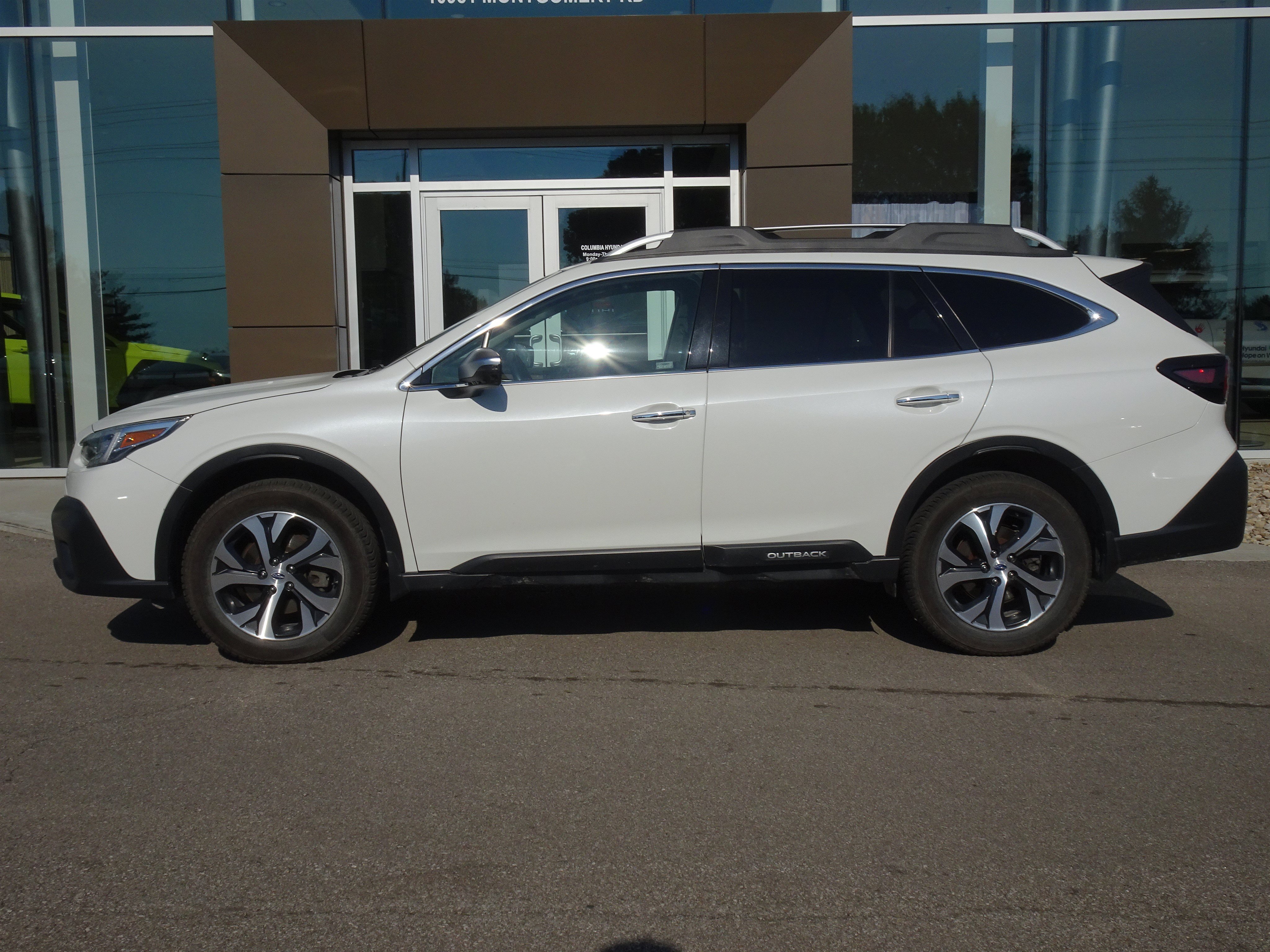 Used 2021 Subaru Outback Touring XT AWD/4WD image 2