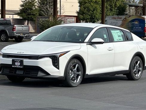 New 2026 Kia K4 LXS image 8