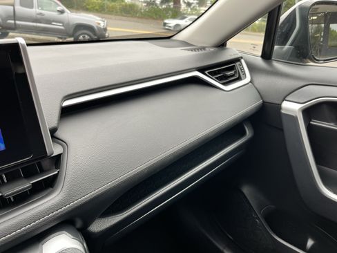 Certified 2025 Toyota RAV4 XLE AWD/4WD image 25